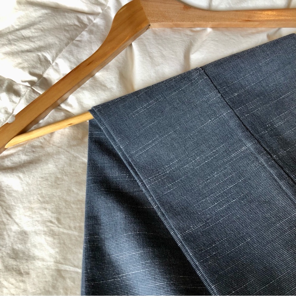 Blue straight-legged trousers